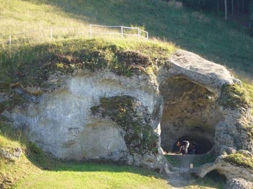 „Schwarze Venus trifft Ursula auf aussichts- und wasserreichen Wegen im vulkanischen Hegau“